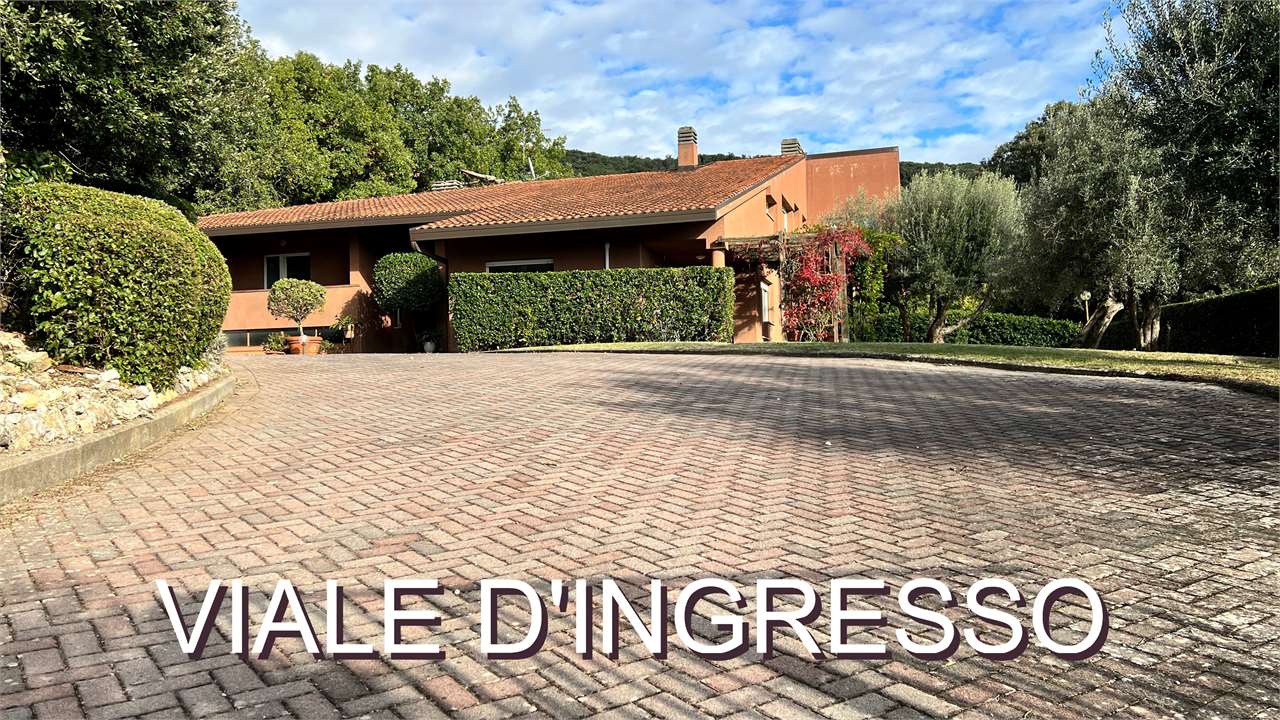 VILLA BIFAMILIARE VENDITA PERUGIA FERRO DI CAVALLO