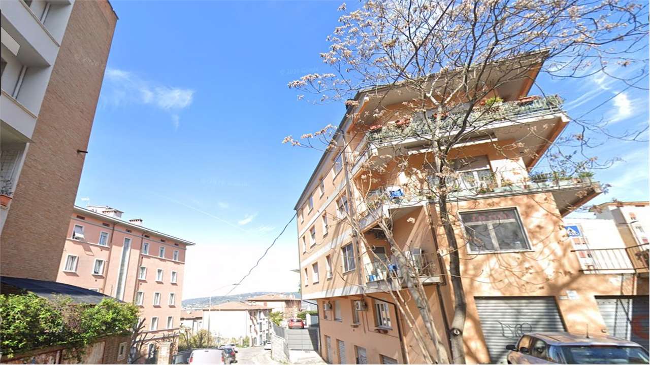 4 O PIÙ LOCALI VENDITA PERUGIA