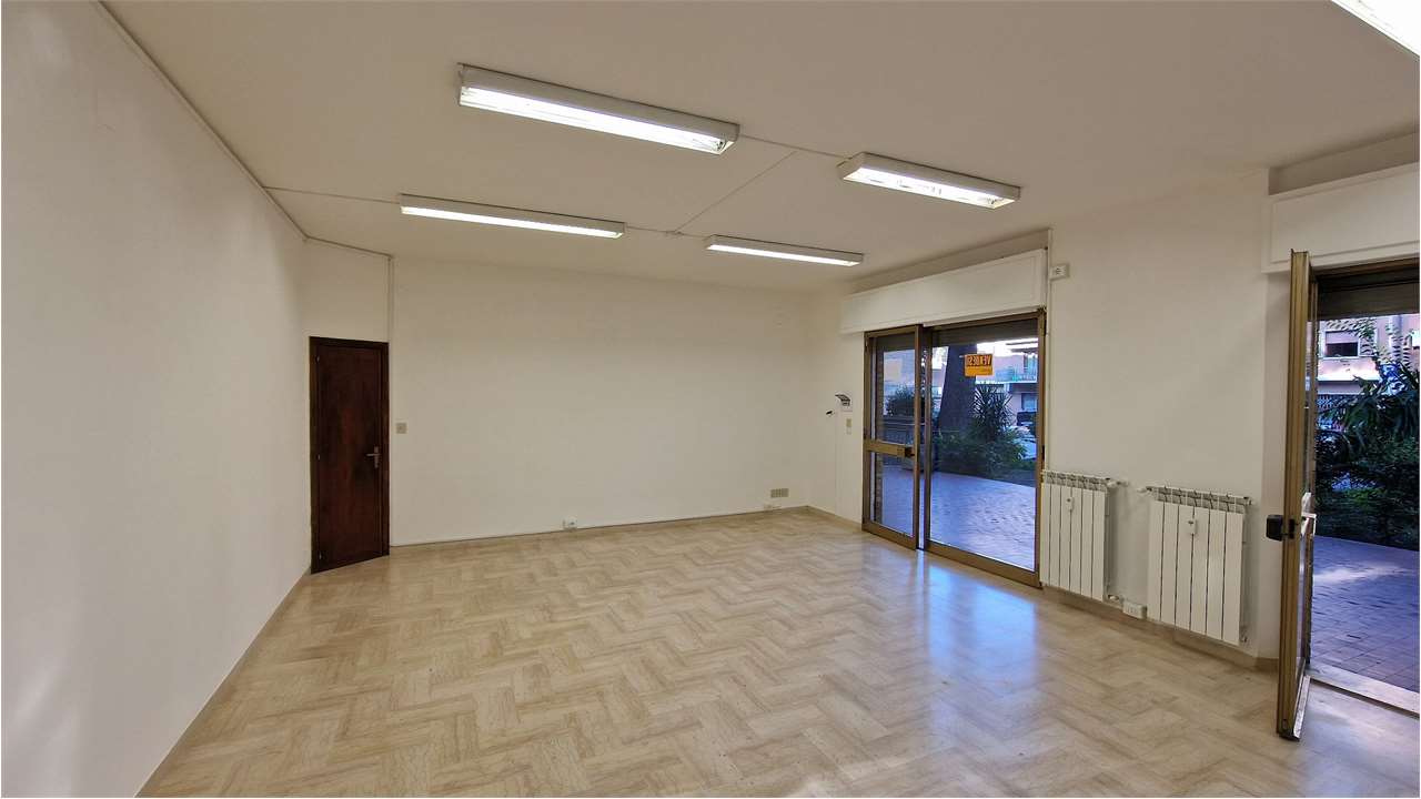 NEGOZIO AFFITTO PERUGIA