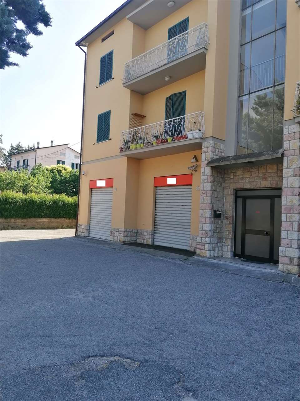 NEGOZIO AFFITTO PERUGIA SETTEVALLI