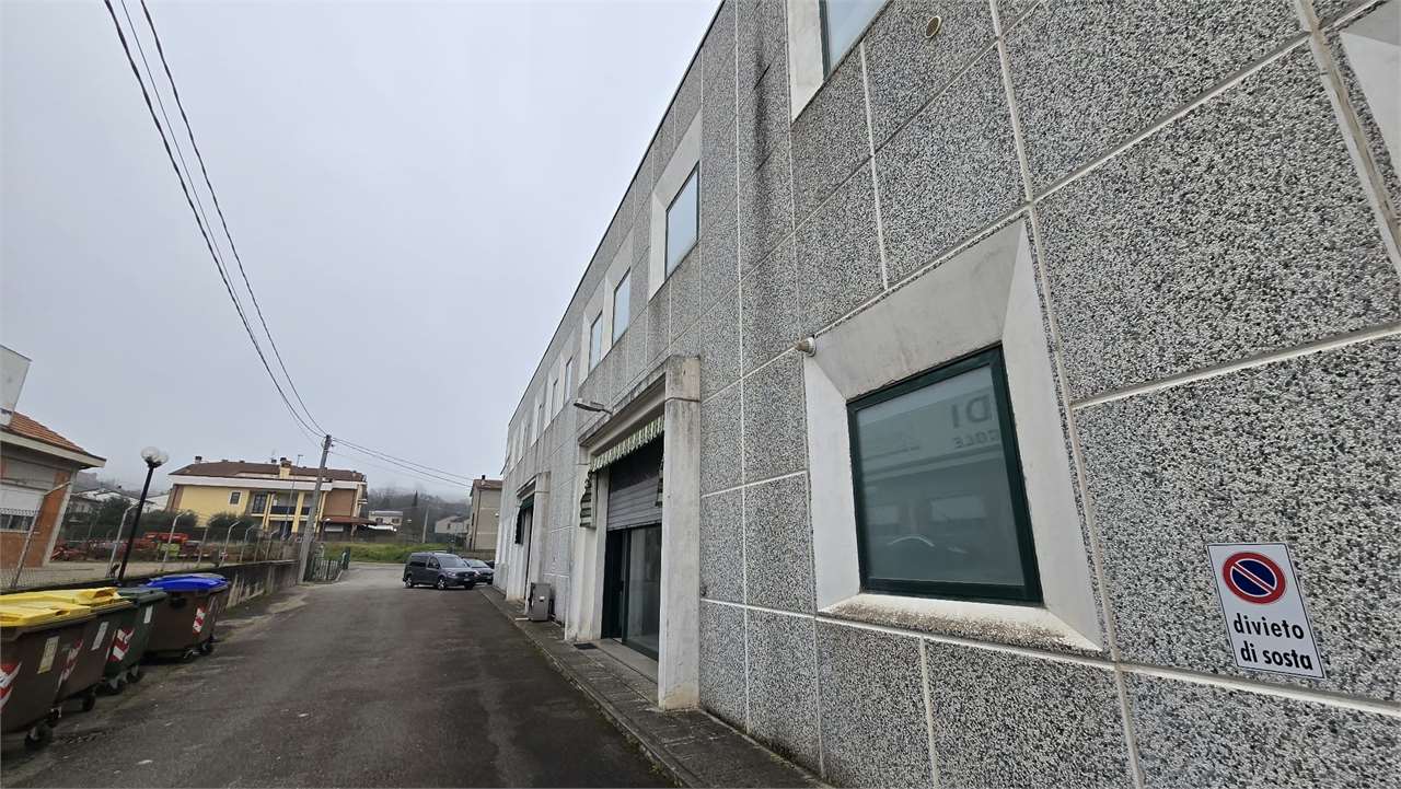 CAPANNONE VENDITA COLLAZZONE COLLEPEPE