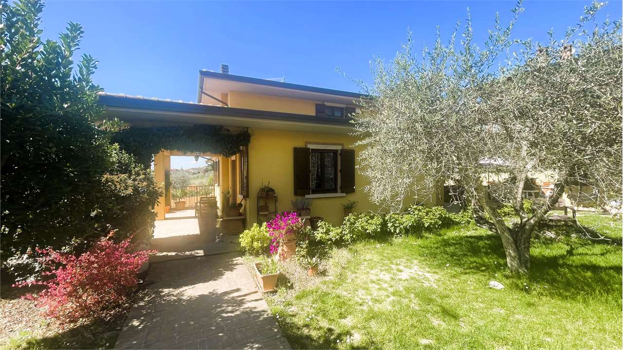 VILLA BIFAMILIARE VENDITA TORGIANO BRUFA