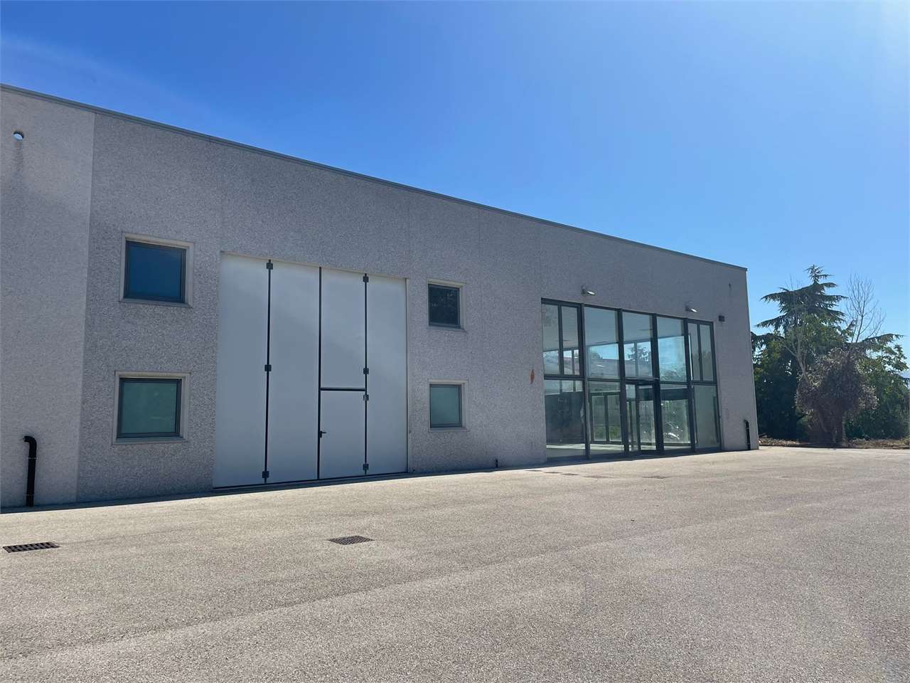 CAPANNONE AFFITTO PERUGIA MONTEBELLO