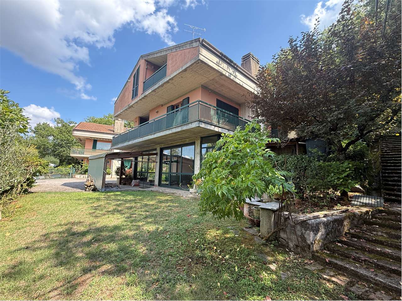 VILLA VENDITA PERUGIA PONTE DELLA PIETRA