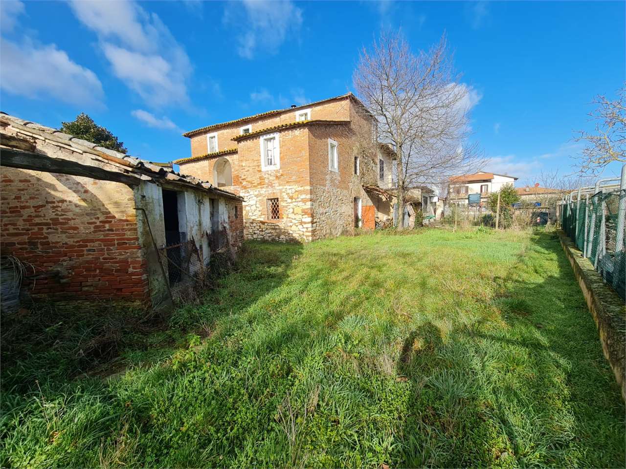 RUSTICO - CASALE VENDITA CASTIGLIONE DEL LAGO