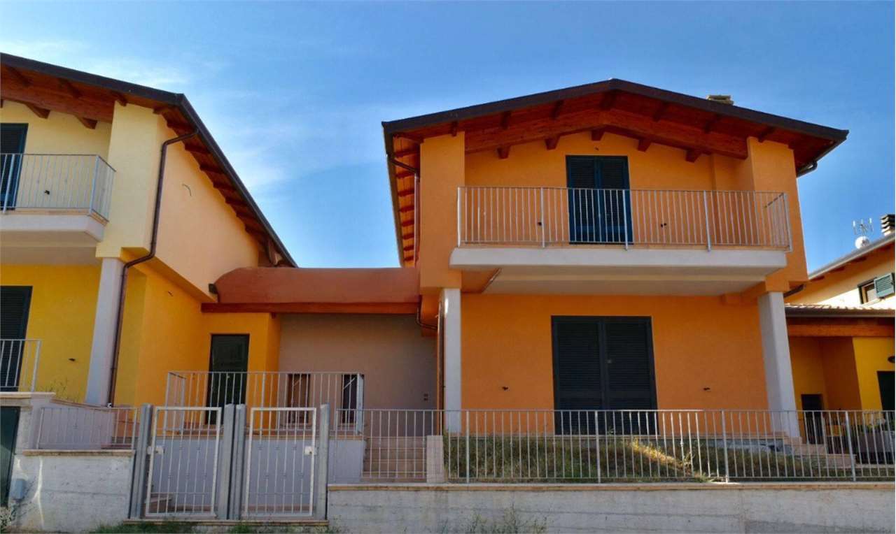 VILLA BIFAMILIARE VENDITA PERUGIA