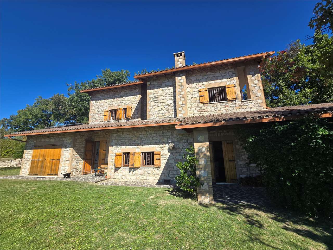 VILLA VENDITA PERUGIA MONTELAGUARDIA