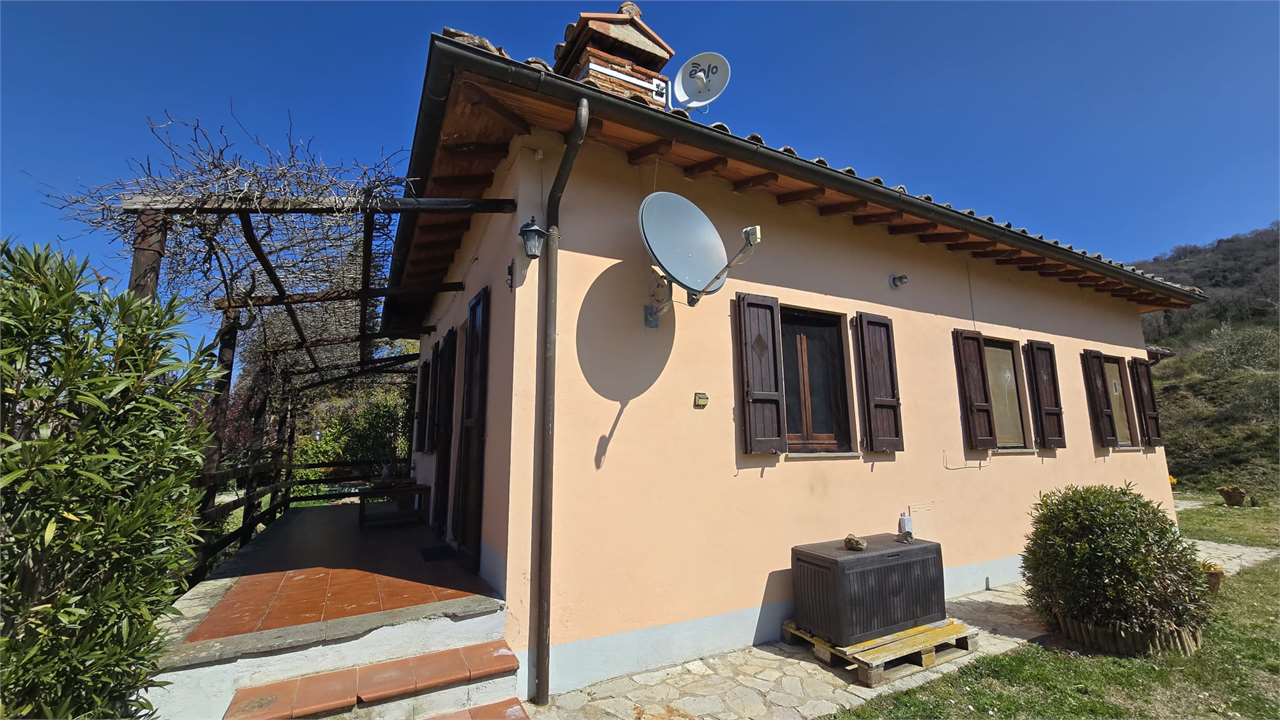 TRILOCALE VENDITA PANICALE