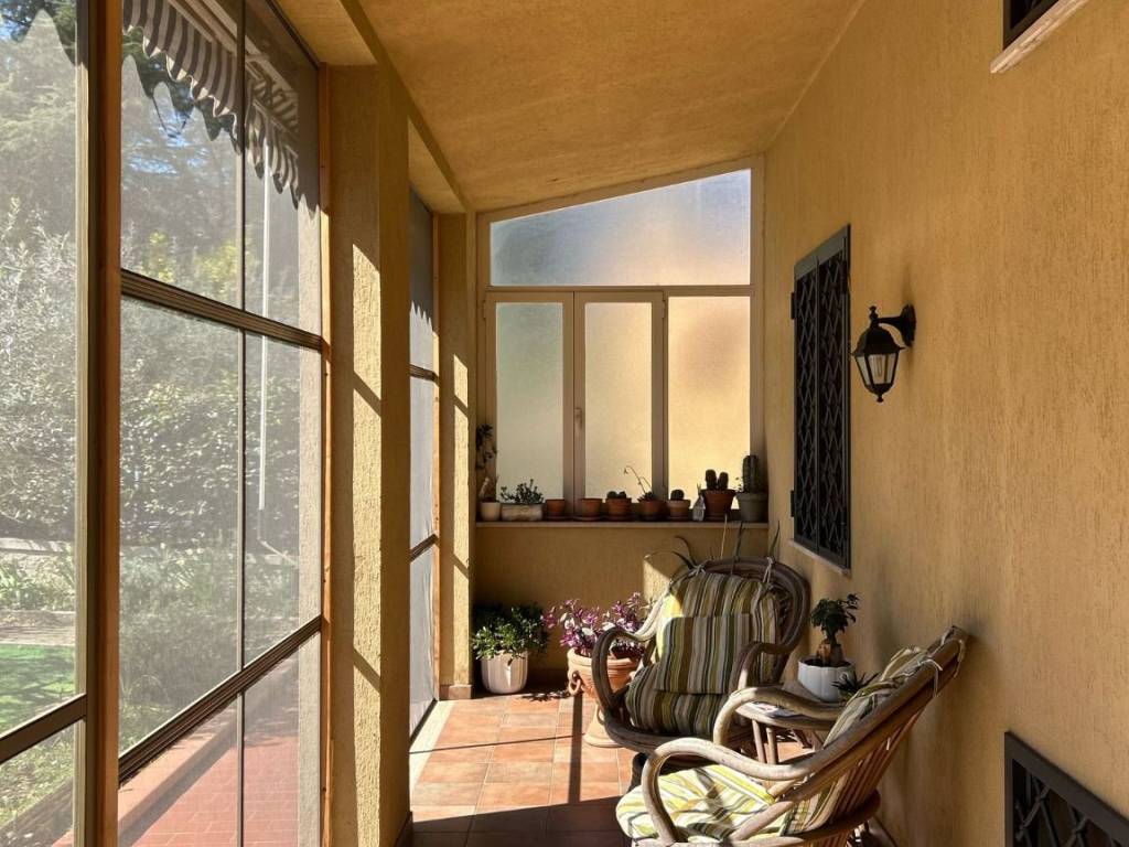 VILLA PORZIONE VENDITA PERUGIA LACUGNANO