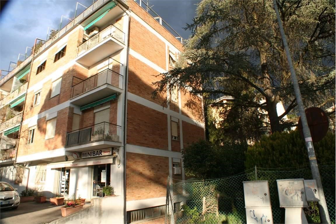 MAGAZZINO VENDITA PERUGIA 	SEMICENTRO	