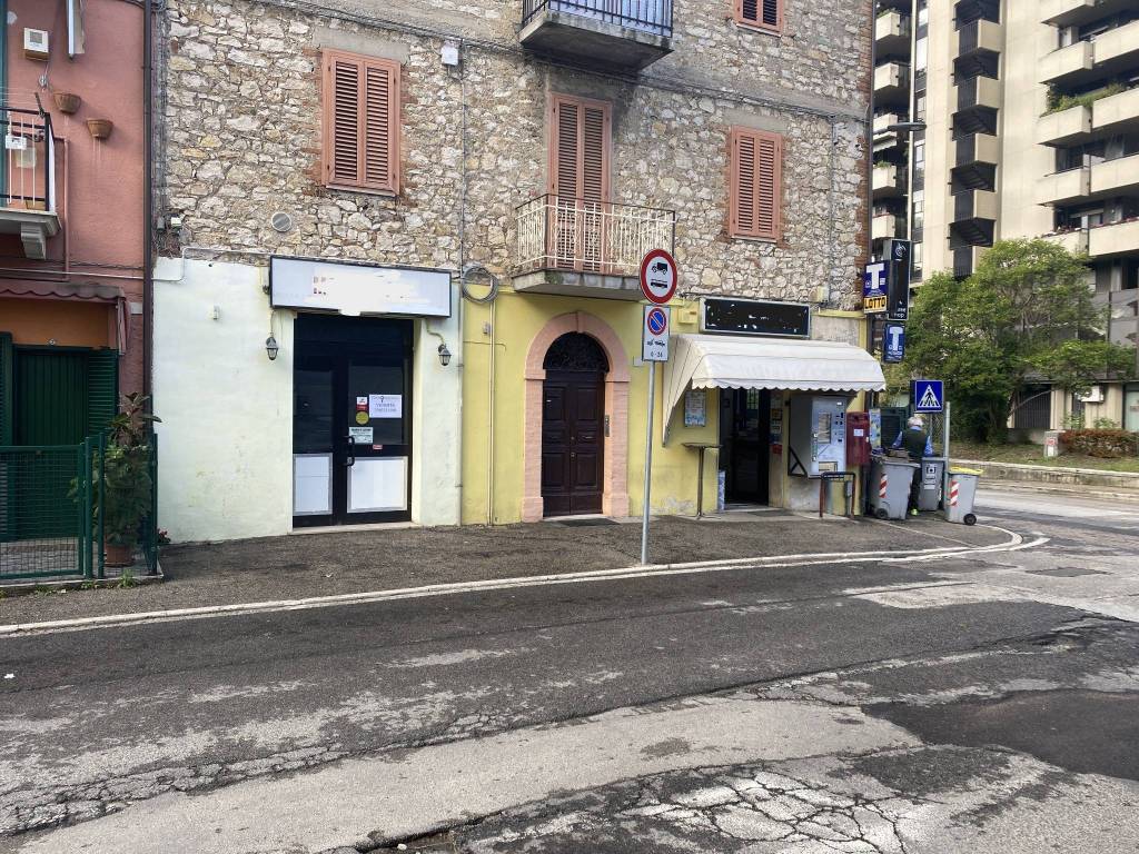 NEGOZIO VENDITA PERUGIA 	STAZIONE	