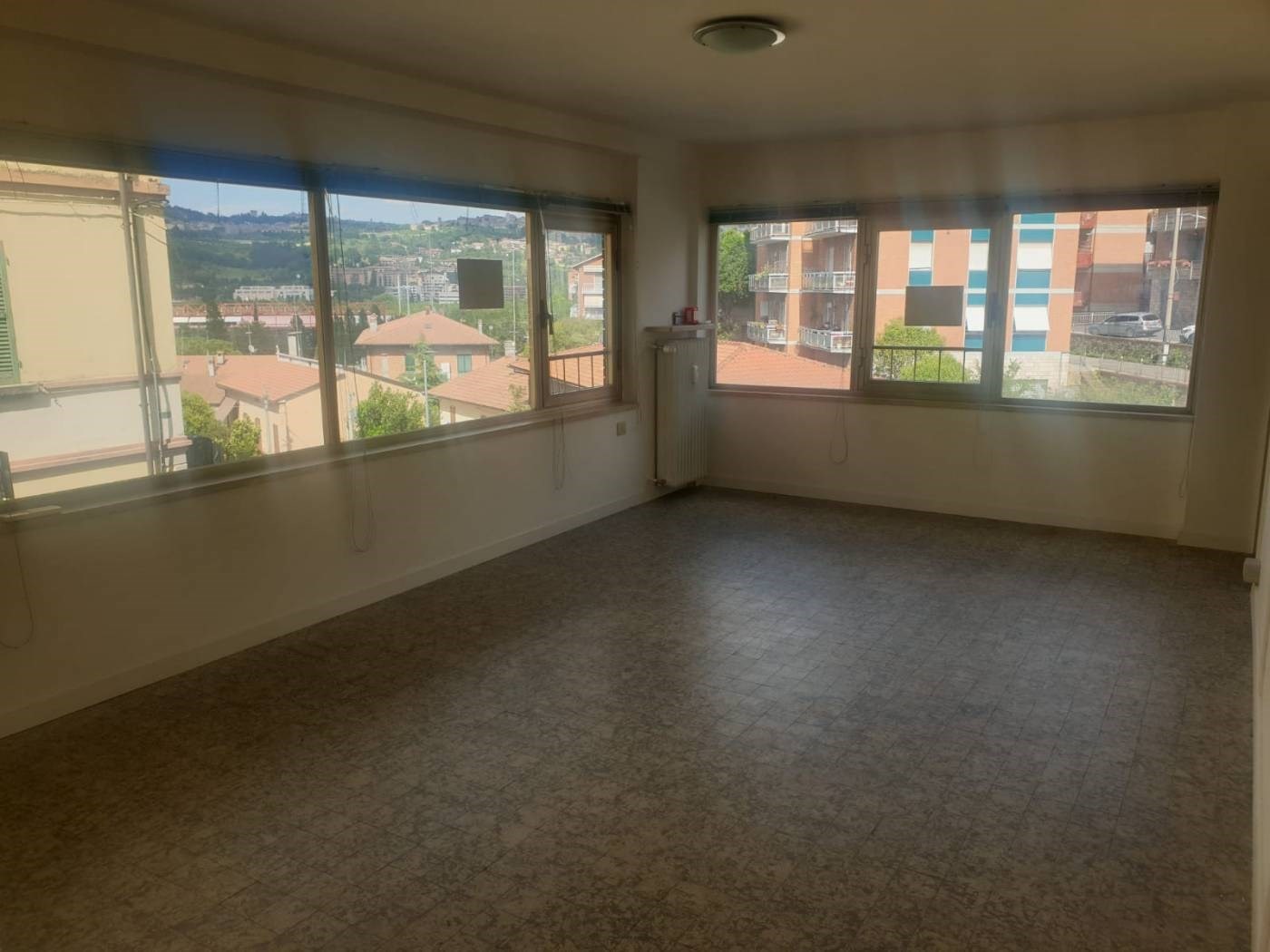 MAGAZZINO AFFITTO PERUGIA 	FERRO DI CAVALLO	