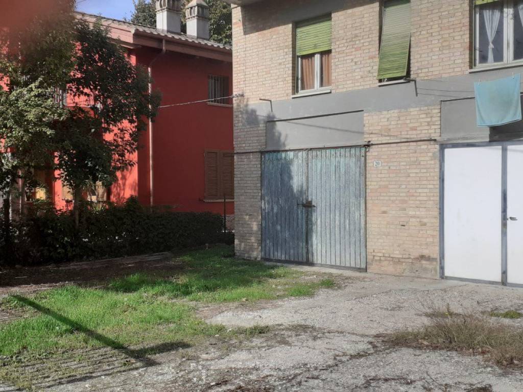 MAGAZZINO VENDITA BASTIA UMBRA