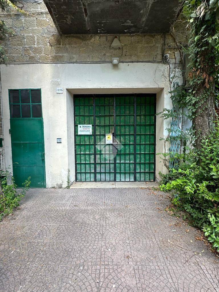MAGAZZINO VENDITA PERUGIA PONTE FELCINO
