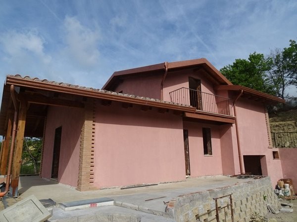 VILLA VENDITA MAGIONE