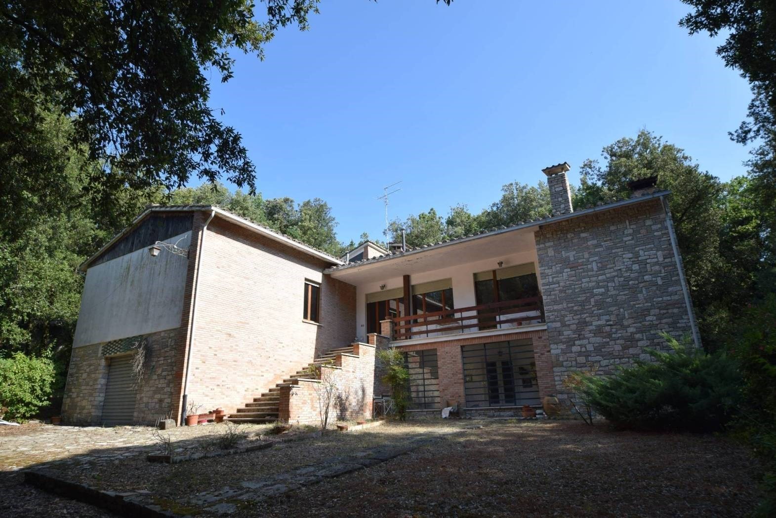 VILLA VENDITA PERUGIA 	MONTE MALBE	