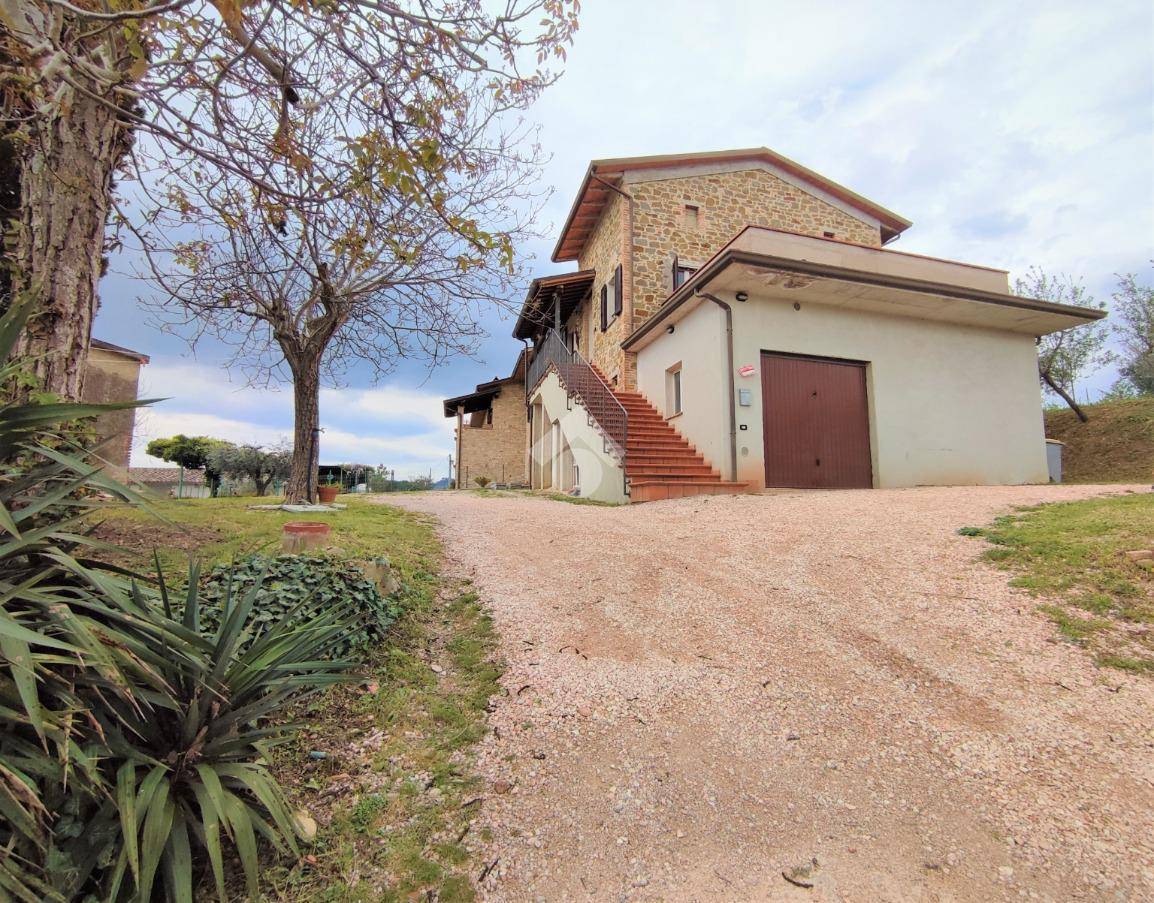 VILLA BIFAMILIARE VENDITA PERUGIA PONTE VALLECEPPI
