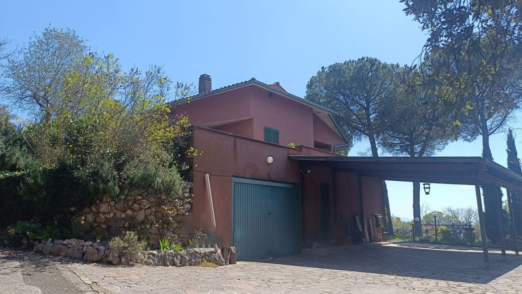 VILLA BIFAMILIARE VENDITA PERUGIA MONTE MALBE