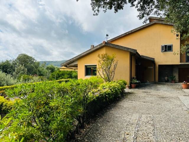 VILLA VENDITA PERUGIA 	MONTE MALBE	