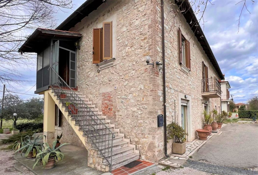 RUSTICO - CASALE VENDITA TERNI