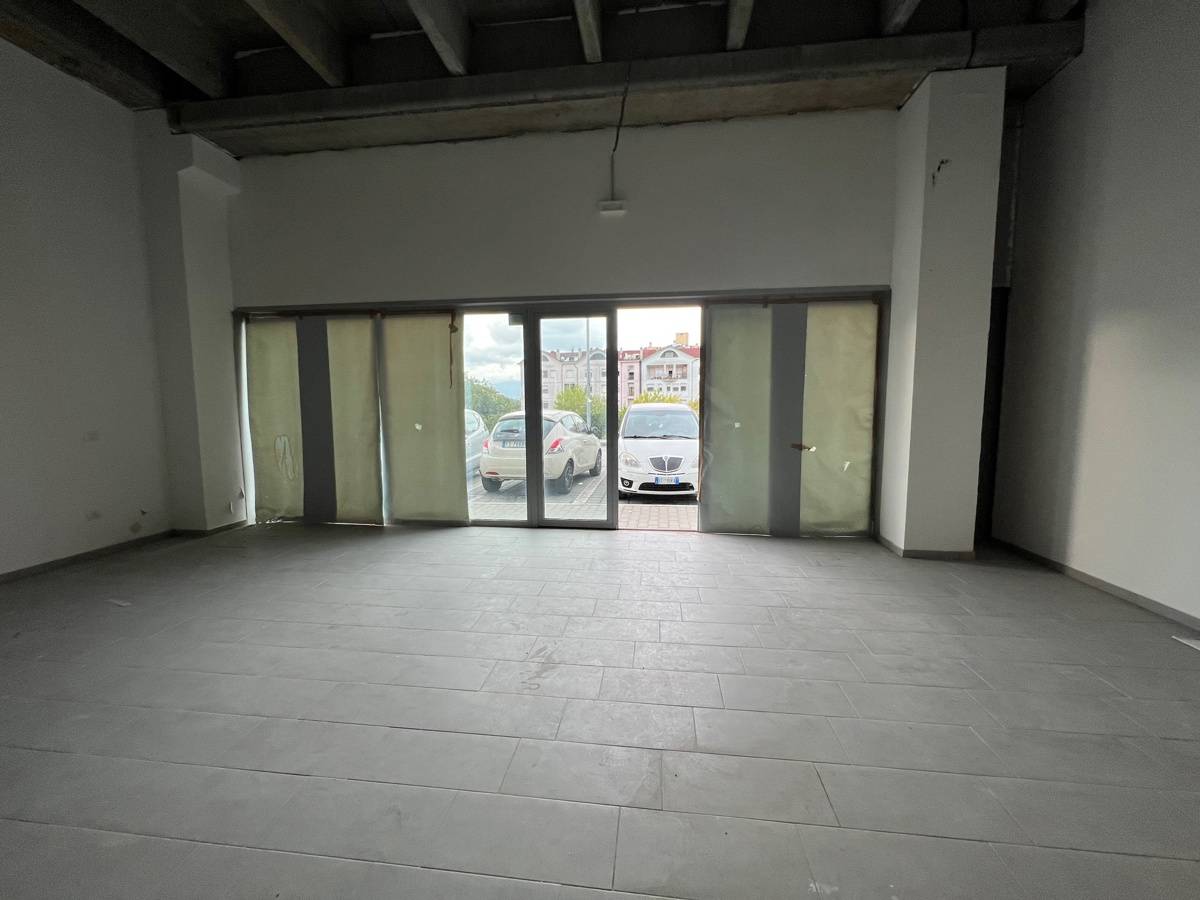 NEGOZIO VENDITA TERNI CAMPITELLO