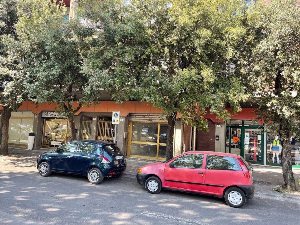 NEGOZIO VENDITA TERNI CENTRO STORICO