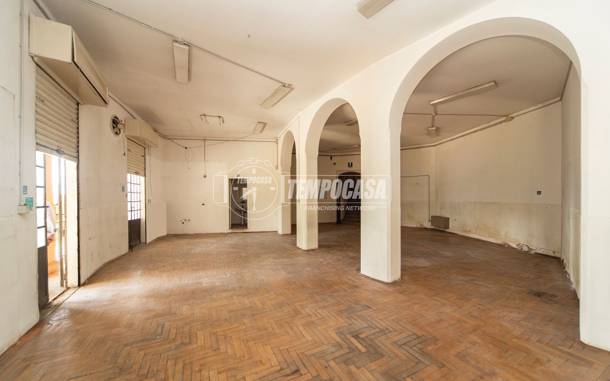 NEGOZIO VENDITA PERUGIA CENTRO STORICO