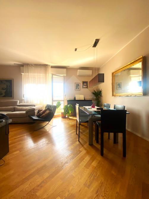 VILLA A SCHIERA VENDITA PERUGIA OLMO