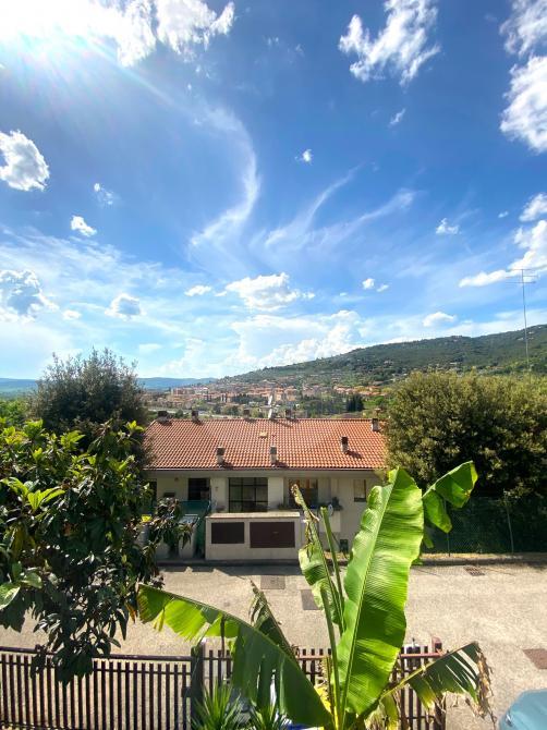 VILLA A SCHIERA VENDITA PERUGIA OLMO
