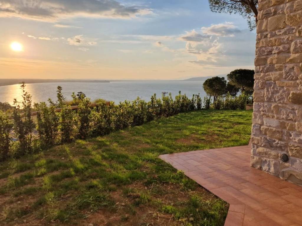 VILLA BIFAMILIARE VENDITA PANICALE