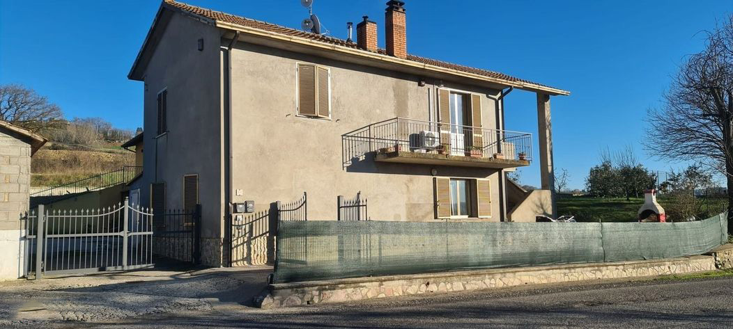 VILLA VENDITA TODI PANTALLA