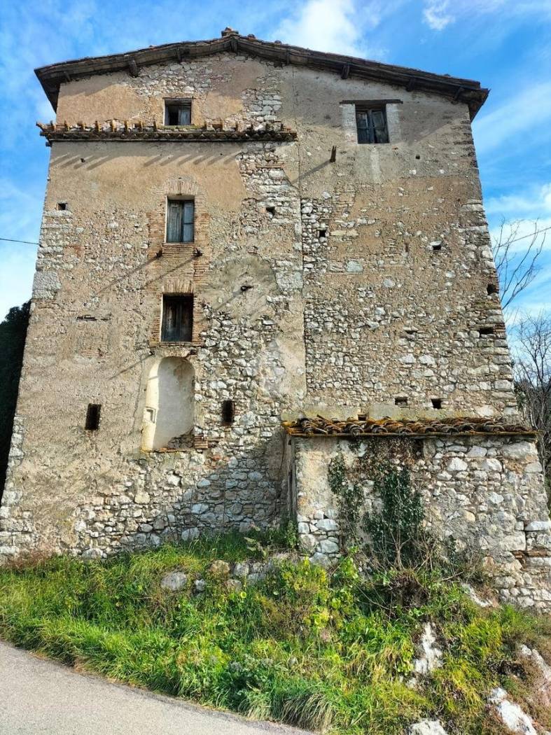 RUSTICO - CASALE VENDITA TERNI PAPIGNO