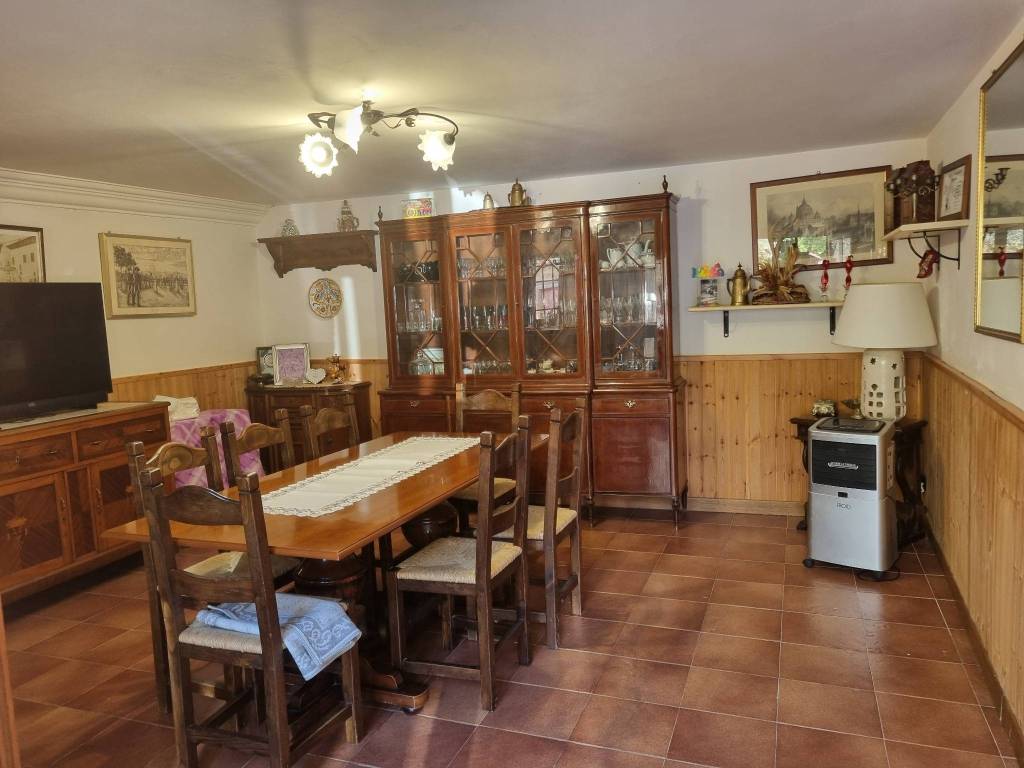 CASA INDIPENDENTE VENDITA BETTONA PASSAGGIO