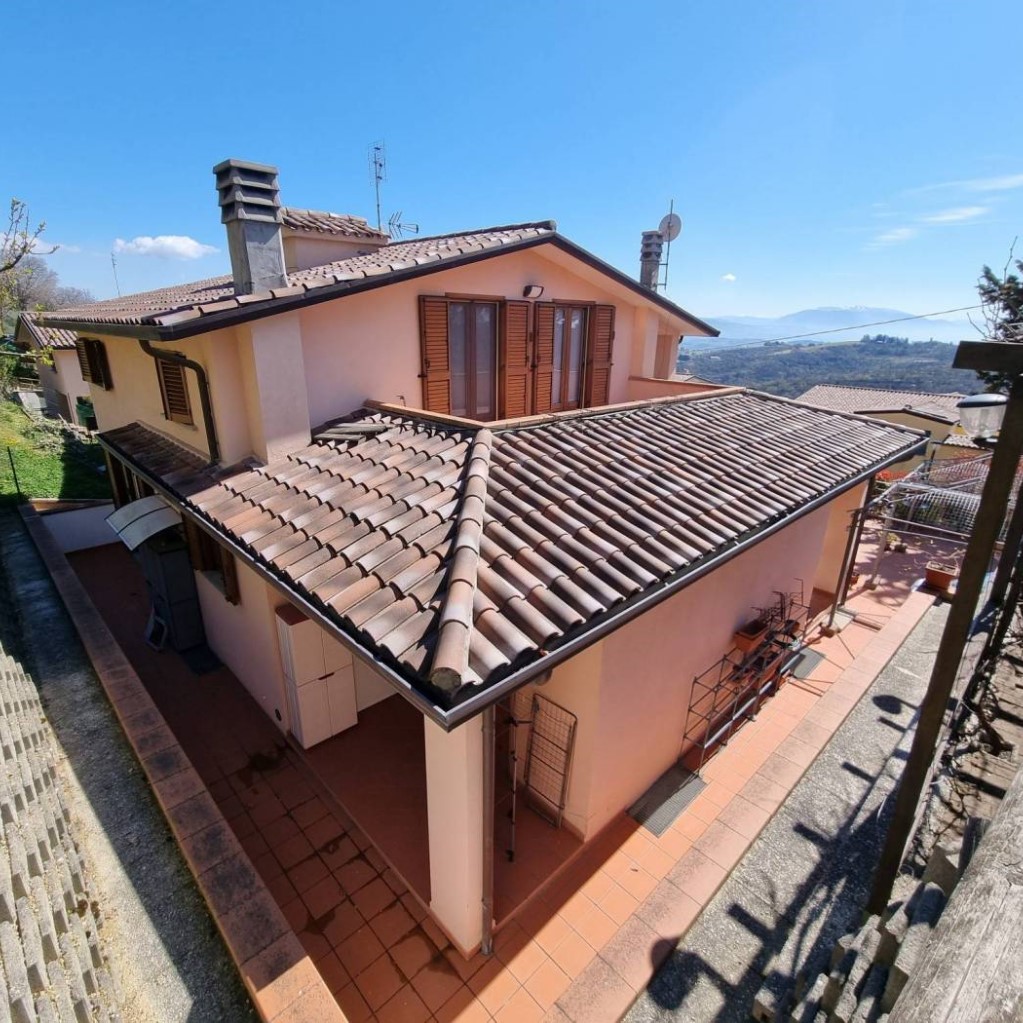 VILLA BIFAMILIARE VENDITA PERUGIA PONTE PATTOLI
