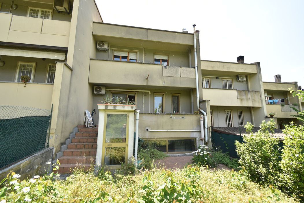 VILLA A SCHIERA VENDITA PERUGIA 	OLIVETO	