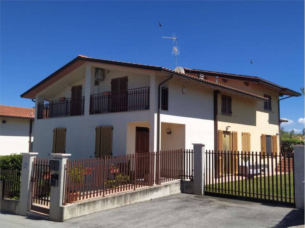 VILLA VENDITA PERUGIA PONTE DELLA PIETRA