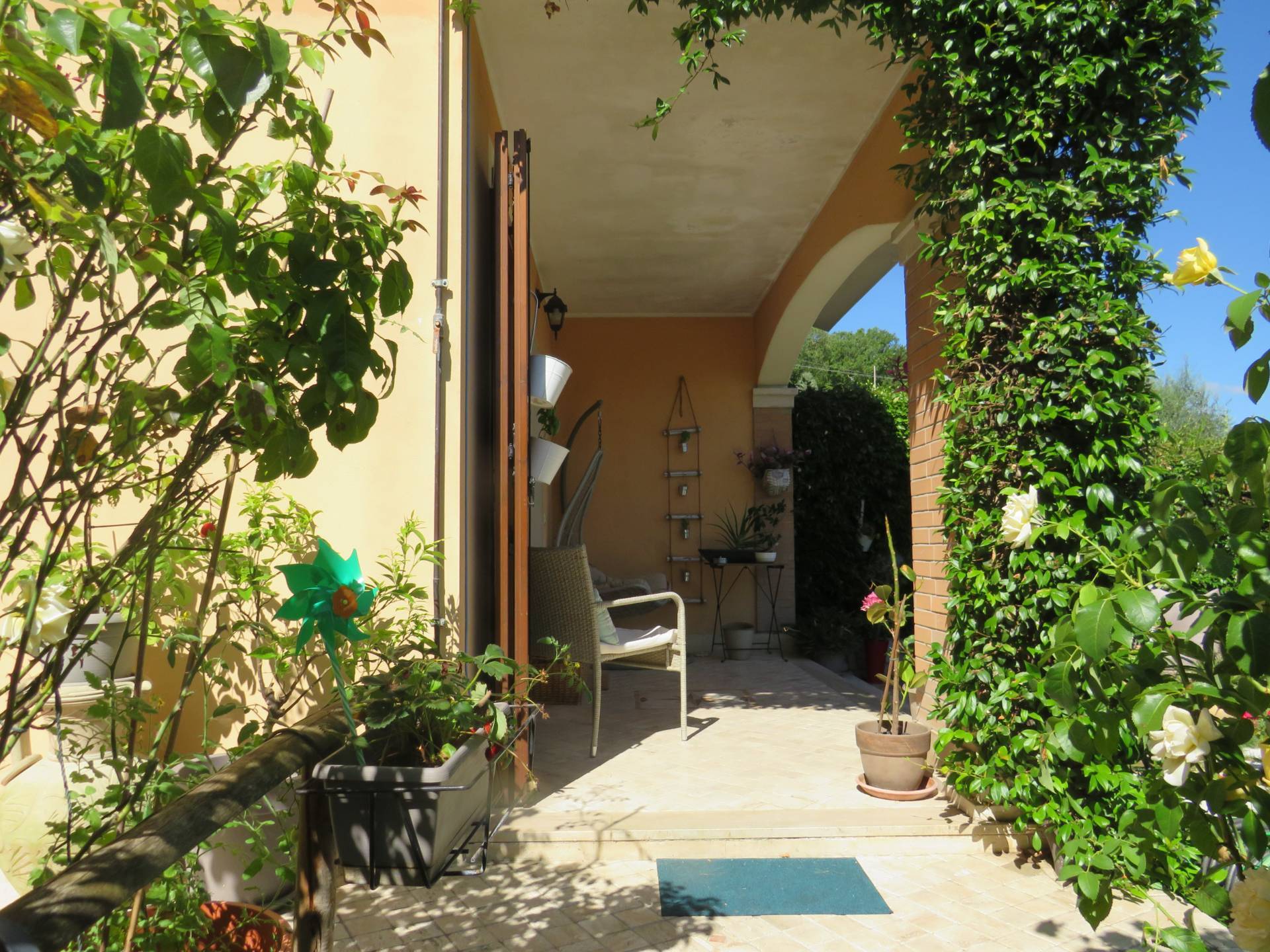 VILLA A SCHIERA VENDITA TERNI POSCARGANO