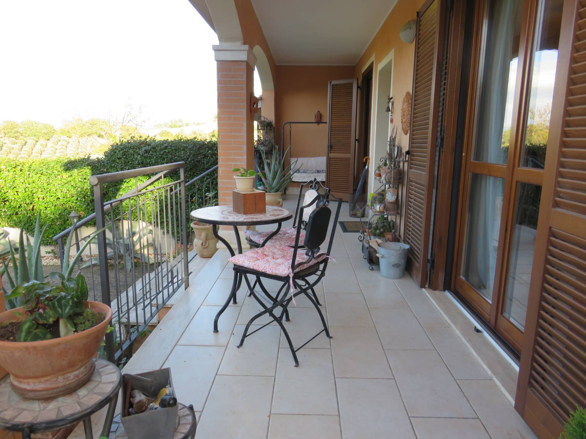 VILLA BIFAMILIARE VENDITA TERNI COLLESCIPOLI