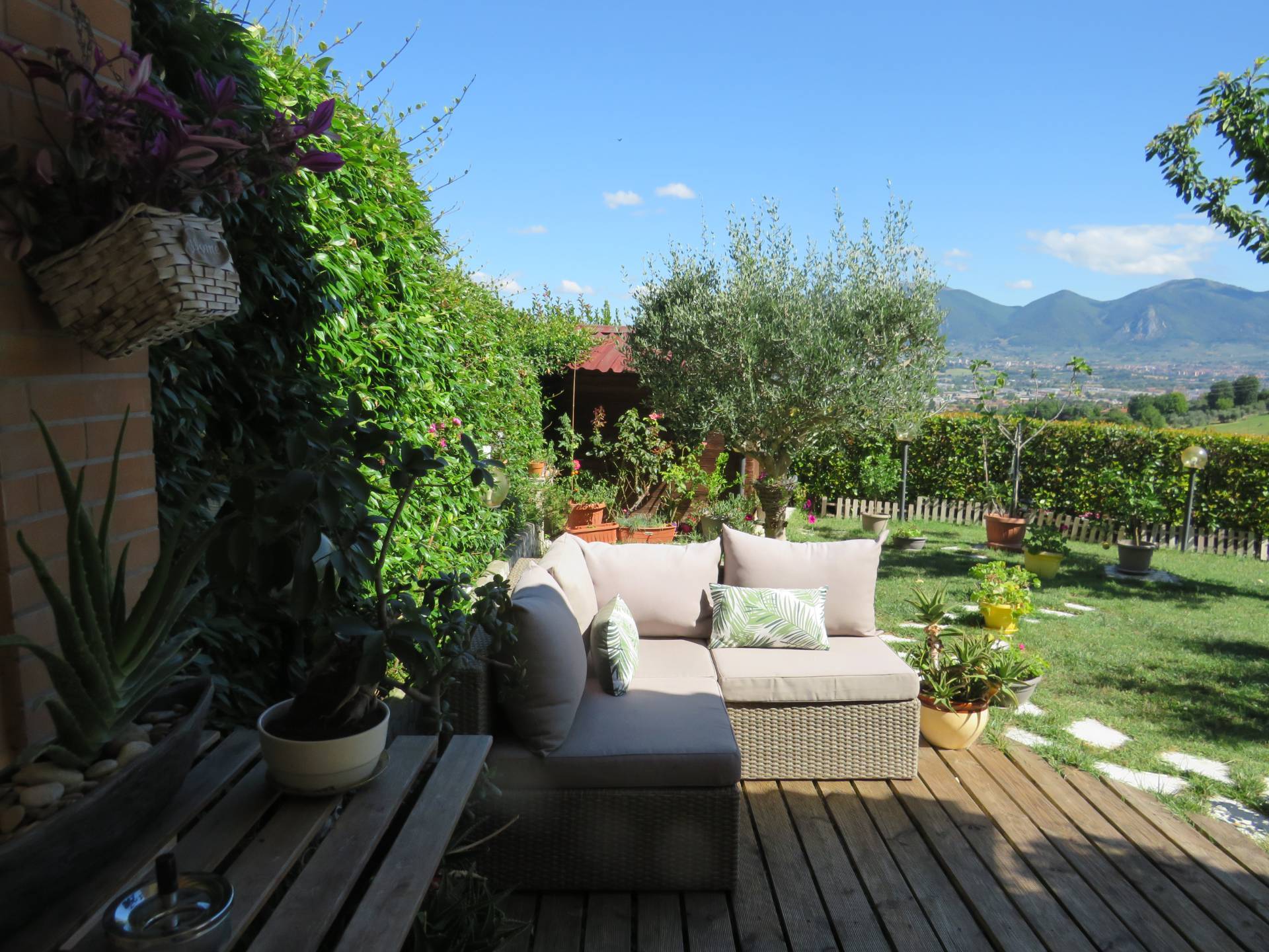 VILLA A SCHIERA VENDITA TERNI POSCARGANO