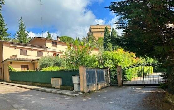 QUADRILOCALE VENDITA PERUGIA SEMICENTRO