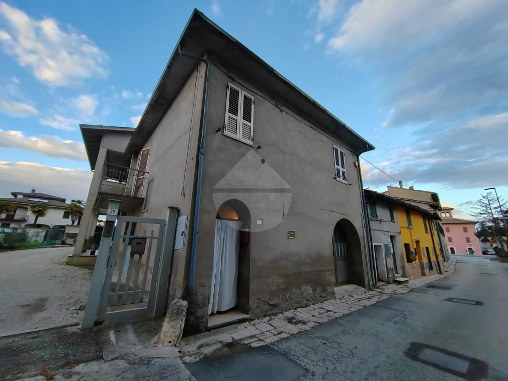 CASA INDIPENDENTE VENDITA PERUGIA SANTA MARIA ROSSA