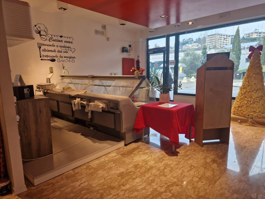 NEGOZIO VENDITA CORCIANO SAN MARIANO