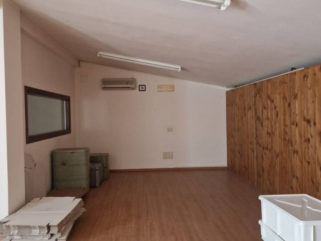 NEGOZIO VENDITA CORCIANO SAN MARIANO