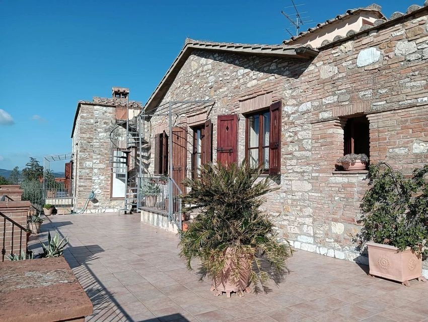 VILLA VENDITA CORCIANO SAN MARIANO