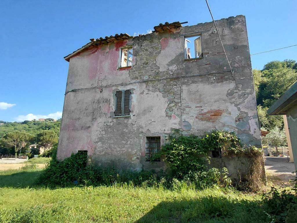 RUSTICO - CASALE VENDITA PERUGIA PONTE RIO
