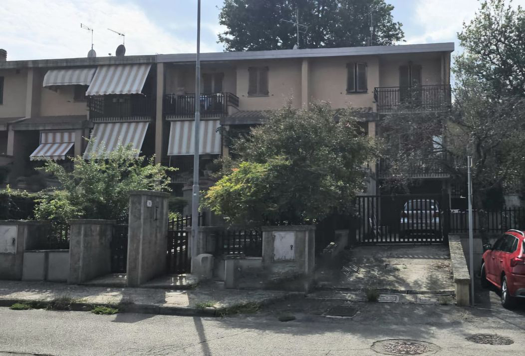 VILLA A SCHIERA VENDITA PERUGIA SAN MARTINO IN COLLE