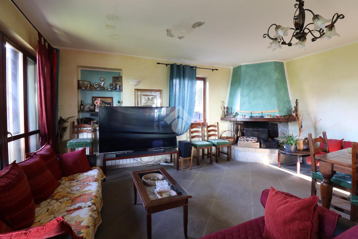 VILLA BIFAMILIARE VENDITA STRONCONE