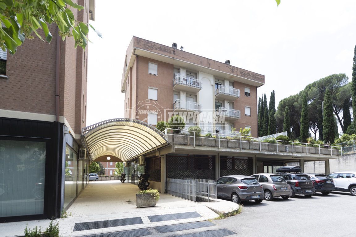 PALESTRA VENDITA PERUGIA SANTA LUCIA