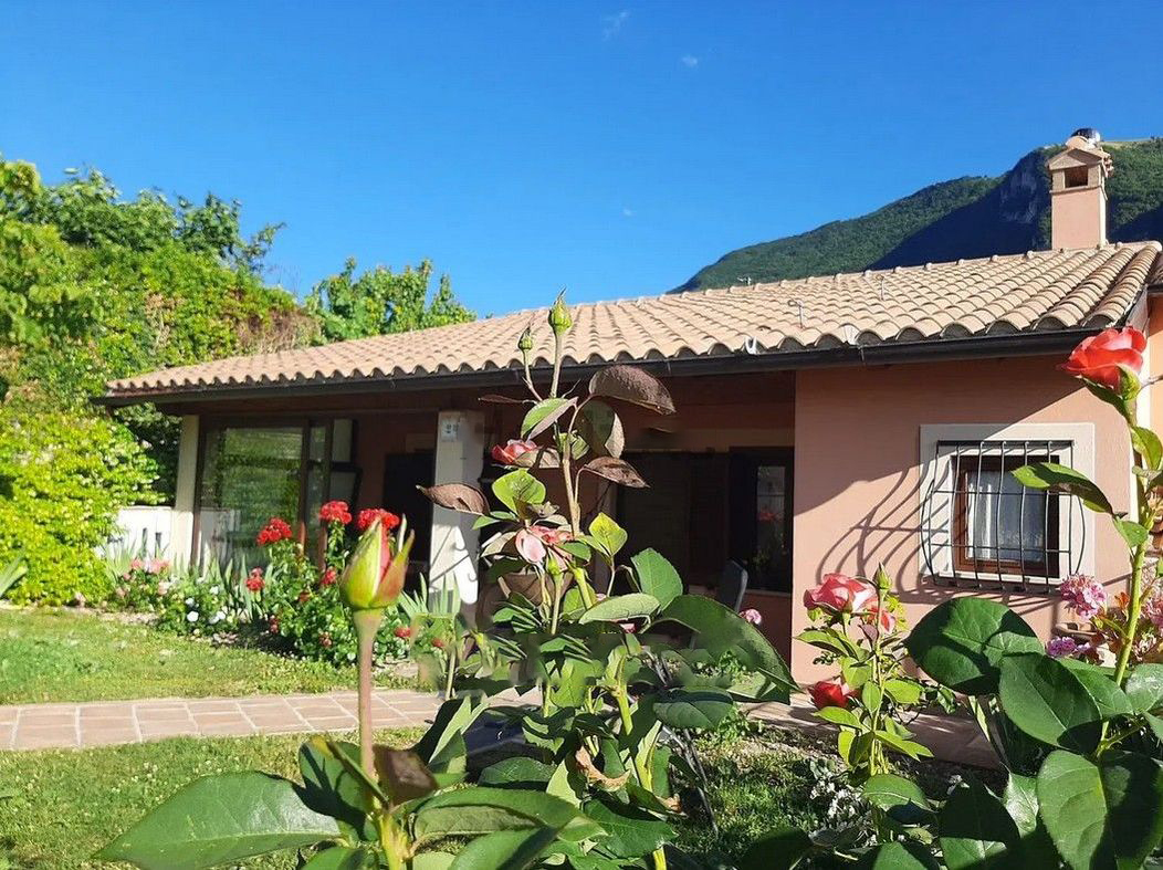 VILLA VENDITA SANT'ANATOLIA DI NARCO