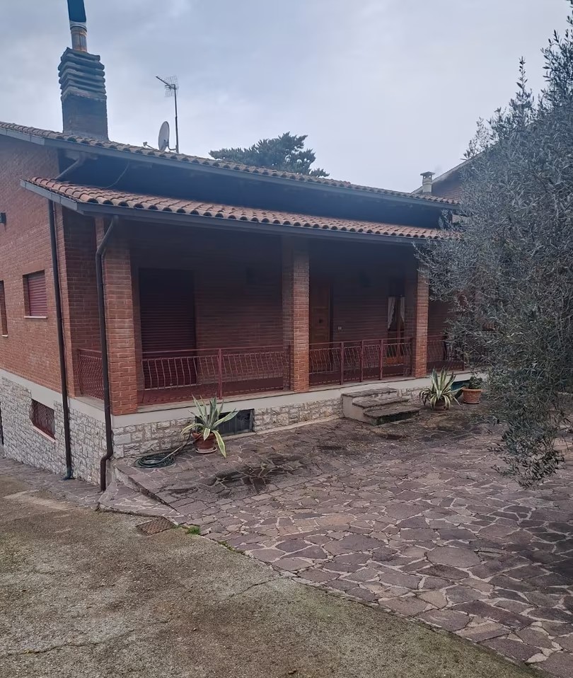 CASA INDIPENDENTE VENDITA PERUGIA SANTA PETRONILLA